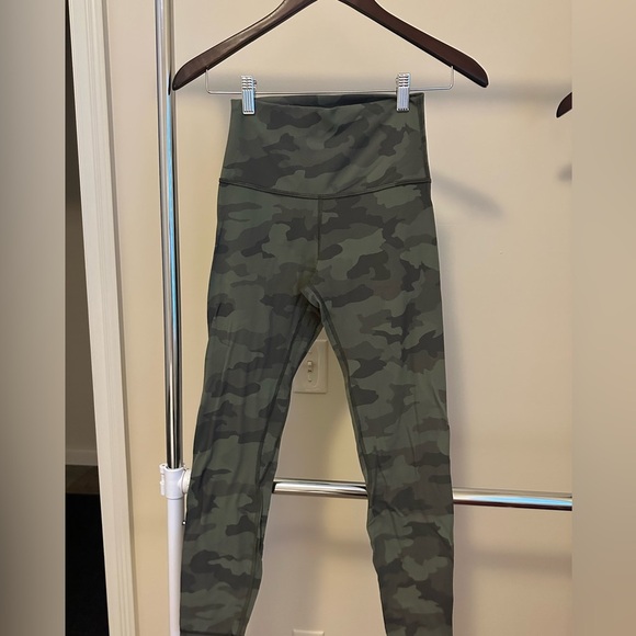 Women’s Lululemon Leggings - Picture 2 of 3